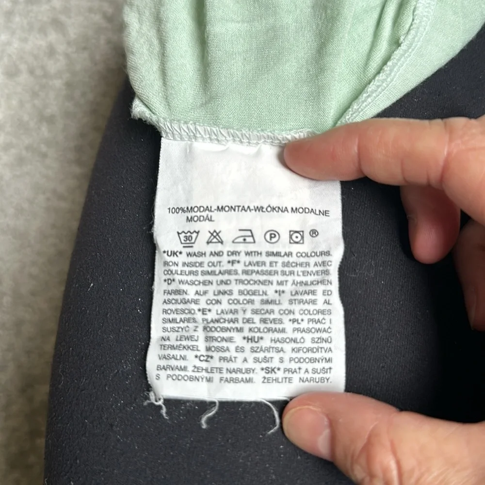 LEVI’S Racer Back Tank - Picture 5 of 5